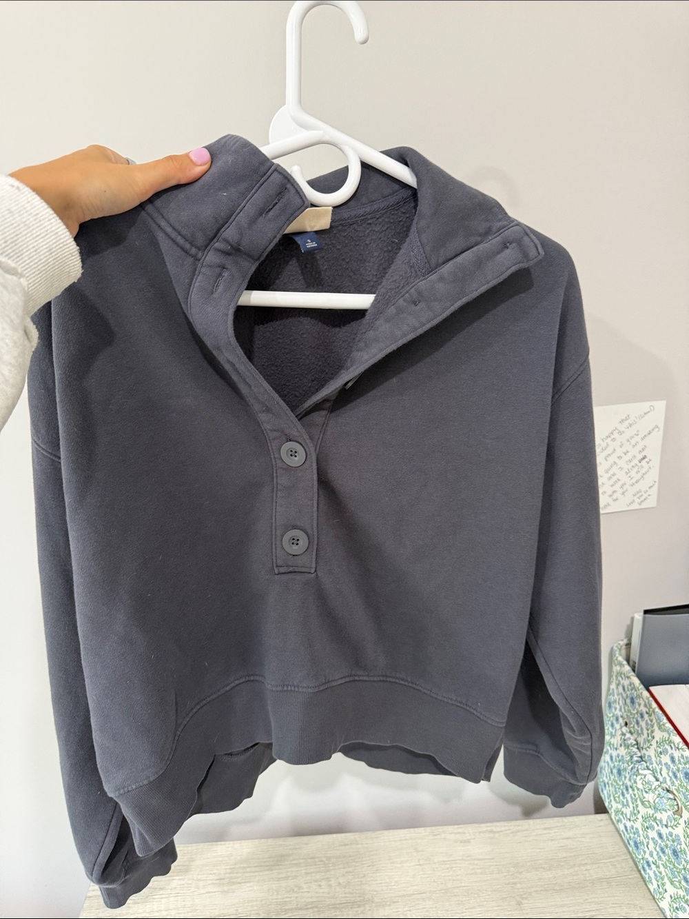 Universal Thread Charcoal Gray Button-Neck Cropped Pullover